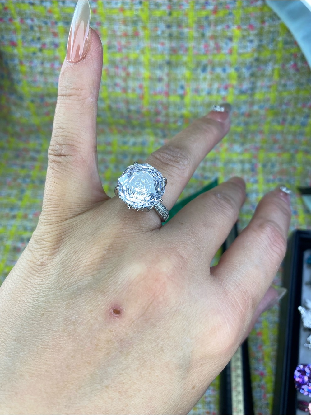 A great Rose cut diamond Sparkling White Crystal Halo Ring -open size 5-13
